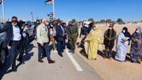 FN-sändebudet Staffan de Mistura besöker flyktinglägren